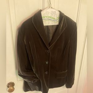 Kasper. Silk blend, olive green, velvet jacket. Luxurious and super soft.
